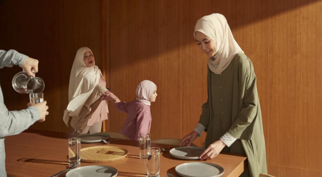 Half of Indonesian Women Manage Household Finances