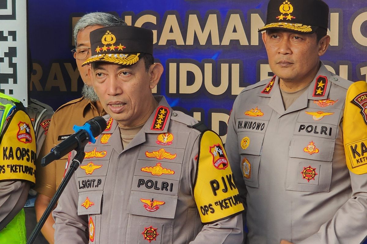 Police Chief Requests Best Service at Kalikangkung Toll Gate During Peak Lebaran Exodus