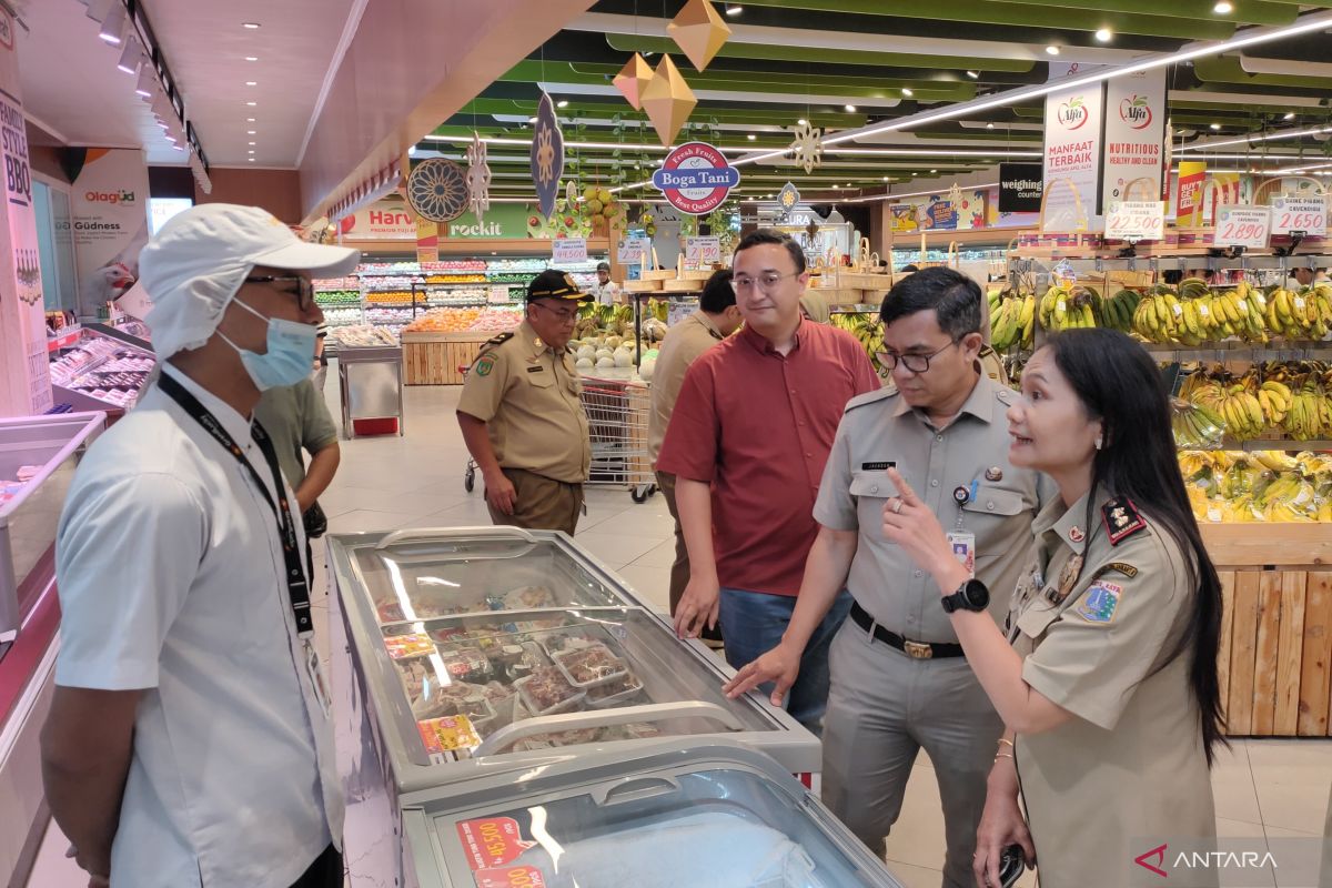 West Jakarta Receives 40 Festive Allowance Complaints