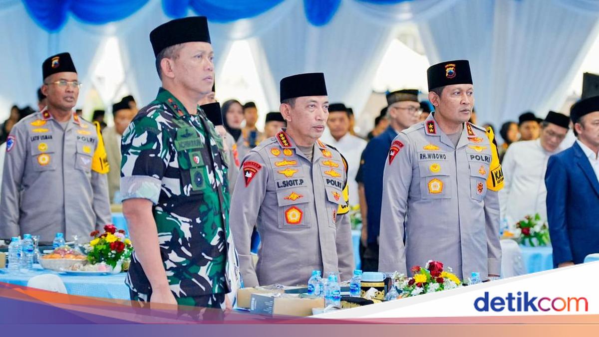 Ramadan Safari in Central Java: National Police Chief Strengthens Bonds with Religious Leaders and Community