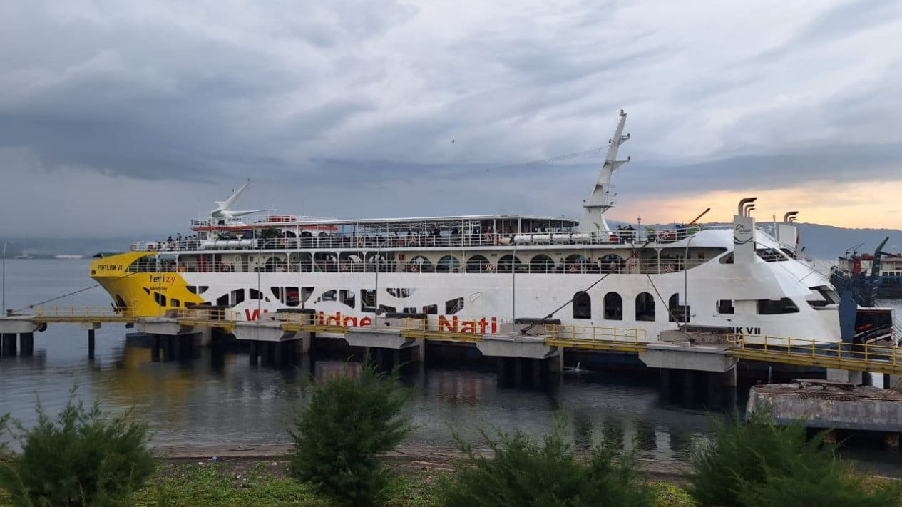 Mudik Lebaran: 80,000 Travellers and 25,000 Vehicles Cross from Bali to Java