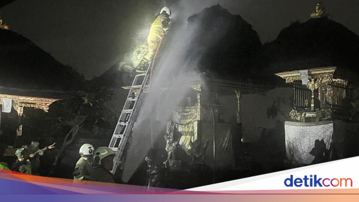 Temple in Badung Destroyed by Lightning Strike, Losses Reach 600 Million Rupiah