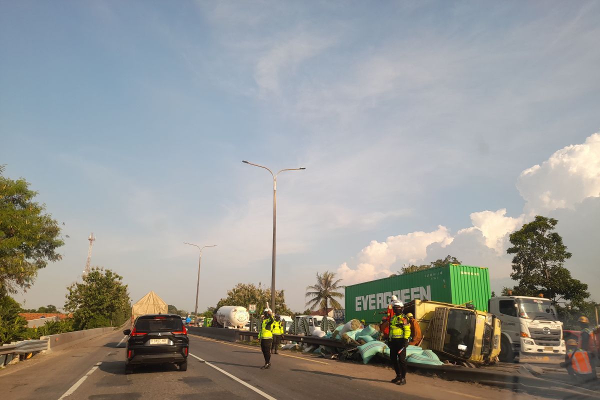 Police accelerate evacuation of LPG truck at KM 76 to clear congestion to Merak