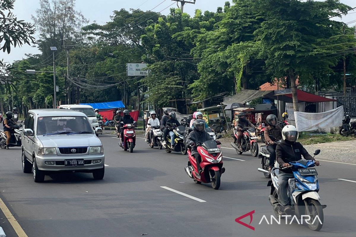 Vehicle traffic on Cirebon's North Coast road continues to increase ahead of Eid exodus peak