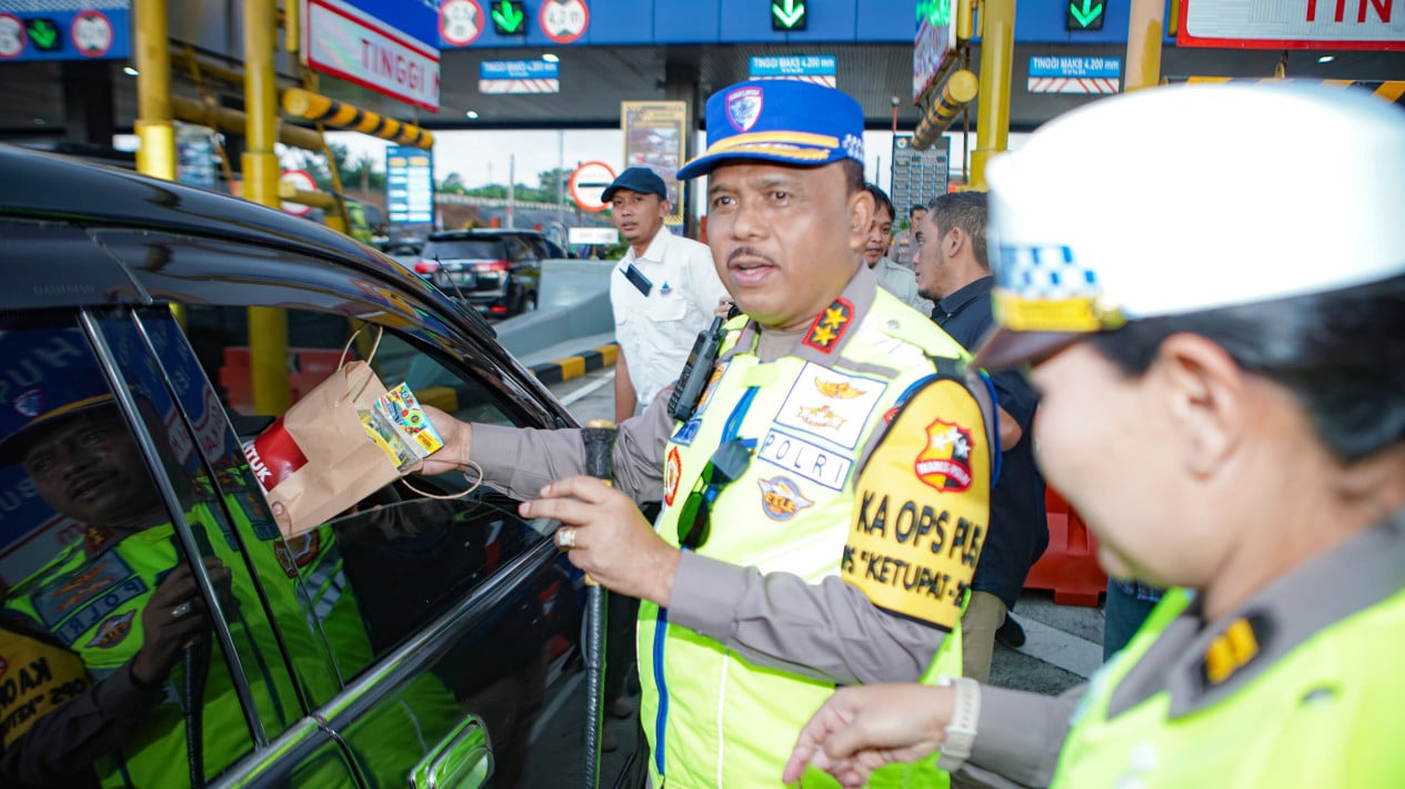 Police Chief Inspects Kalikangkung Toll Gate Ahead of 2026 Eid Exodus, Traffic Chief Ensures Data-Driven Management