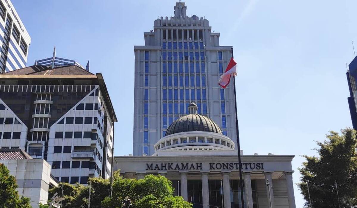 Constitutional Court Rules Sectoral Law Violations Can Be Prosecuted Under Corruption Law if Elements Are Met