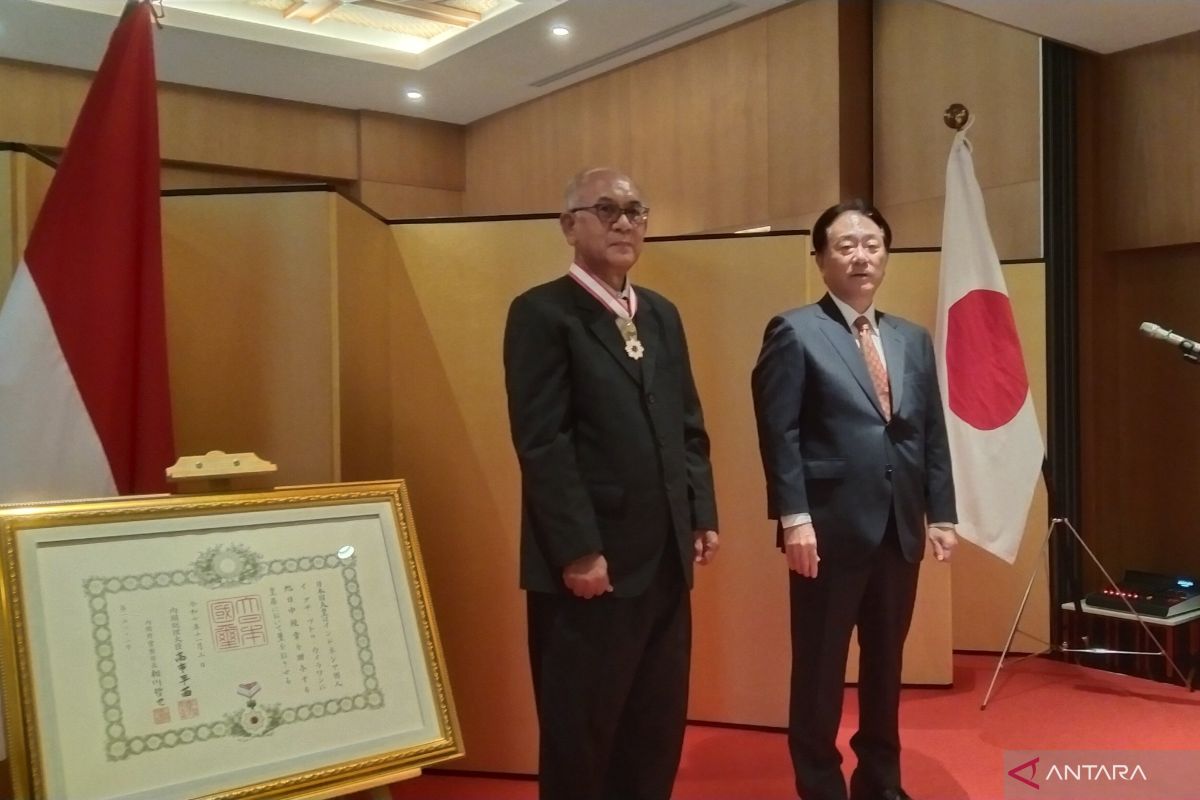 Japanese Emperor Awards Decoration to Udayana University Professor