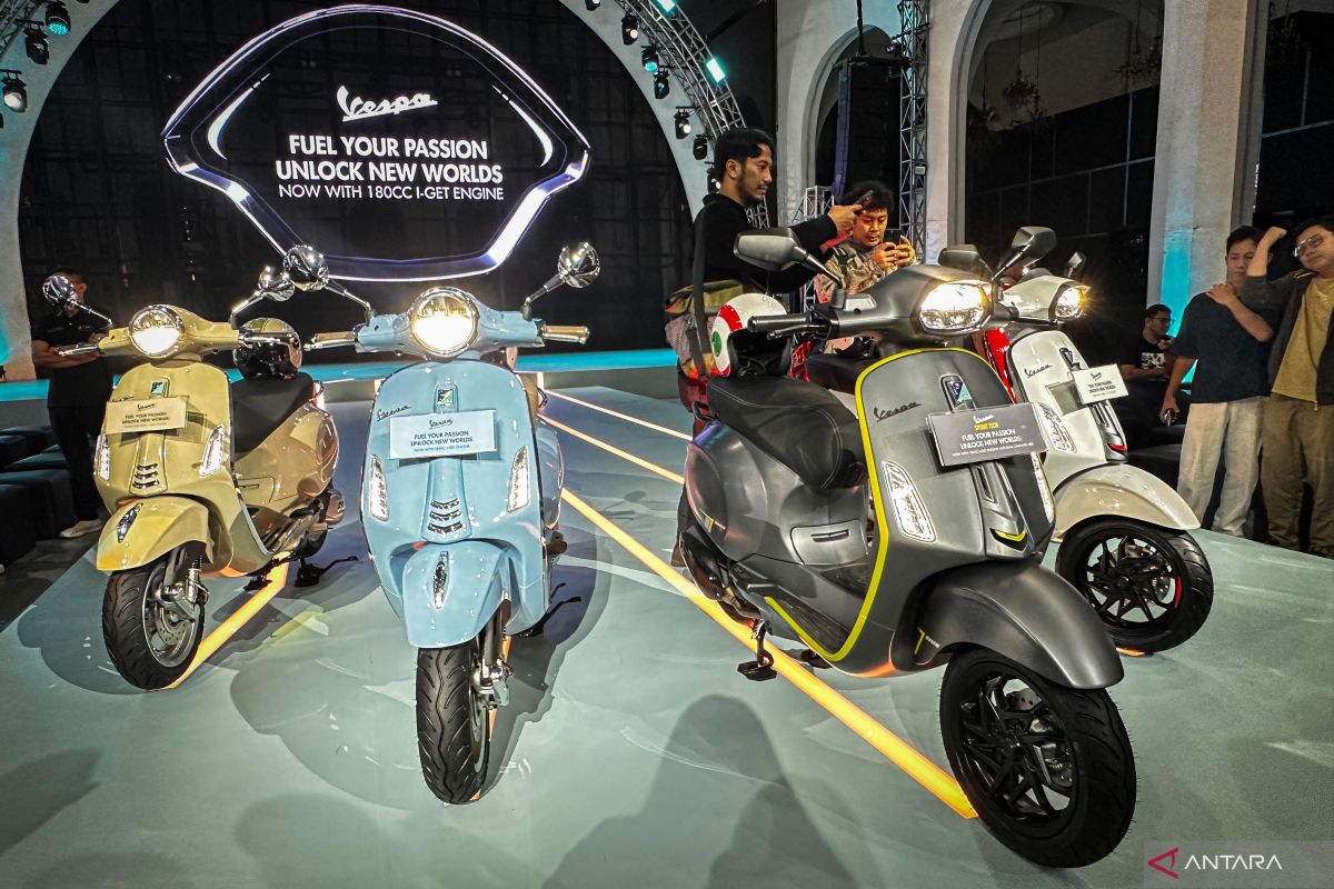 Vespa launches new Primavera and Sprint models with larger engines at same price