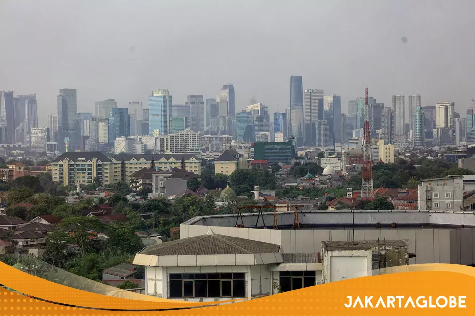 OJK Warns Rising Global Risks Could Push Up Indonesian Banks' Funding Costs