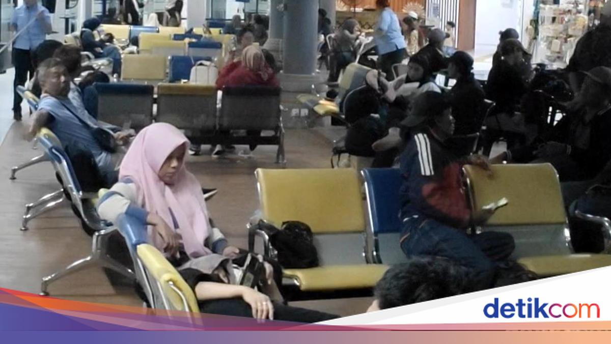 Returning Travellers Stranded at Mengwi Terminal Following Gilimanuk Port Congestion