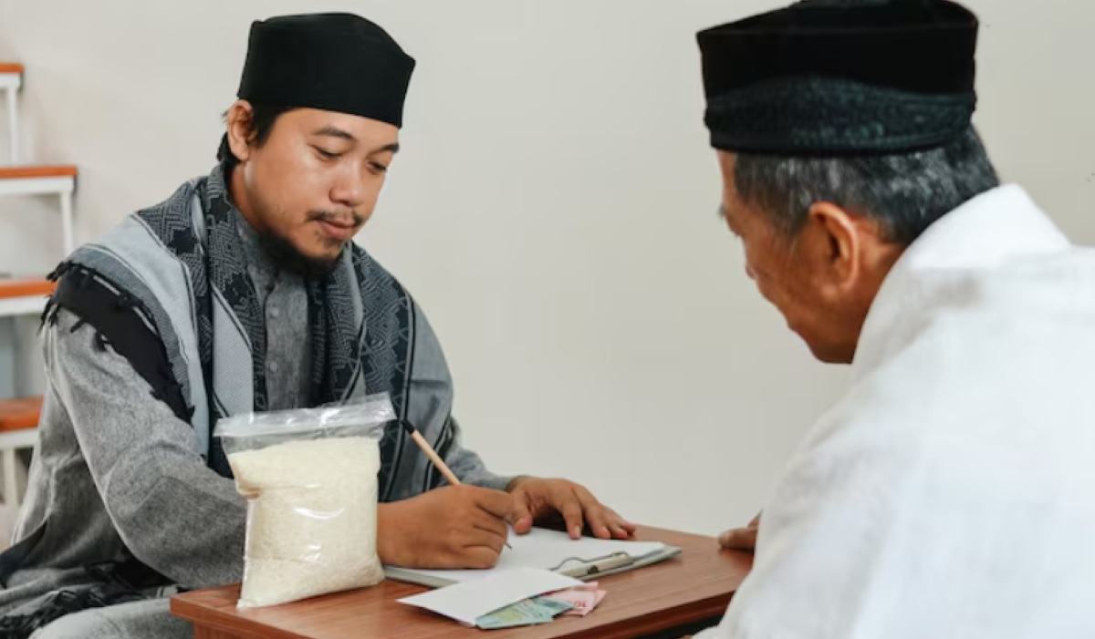 Zakat Fitri or Zakat Fitrah? The Difference in Meaning and Legal Rulings