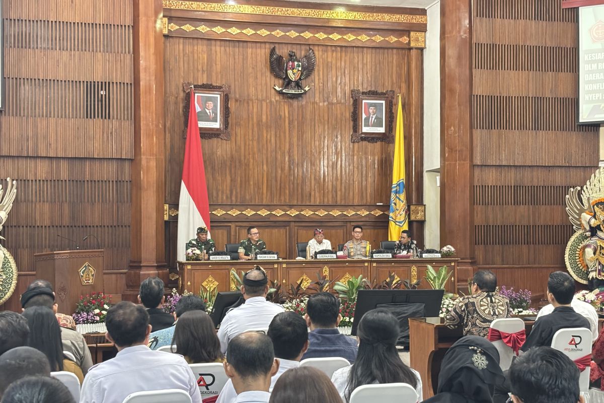 Military commander targets completion of Gilimanuk port queue before Nyepi