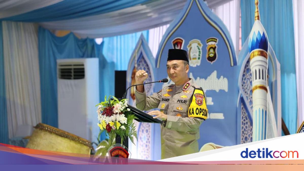 South Sumatra Police Chief Appreciates Brimob's Active Role in Disaster Recovery in Sumatra