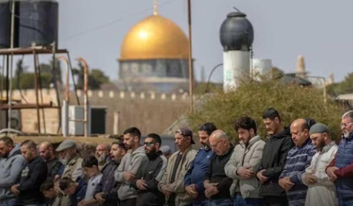 Israel Closes Al-Aqsa Mosque for 16 Days, Bans Final Ramadan Prayers Entirely