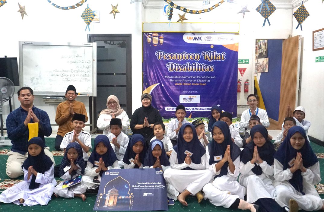 Mandiri Inhealth Distributes Assistance to Disability Islamic Boarding School