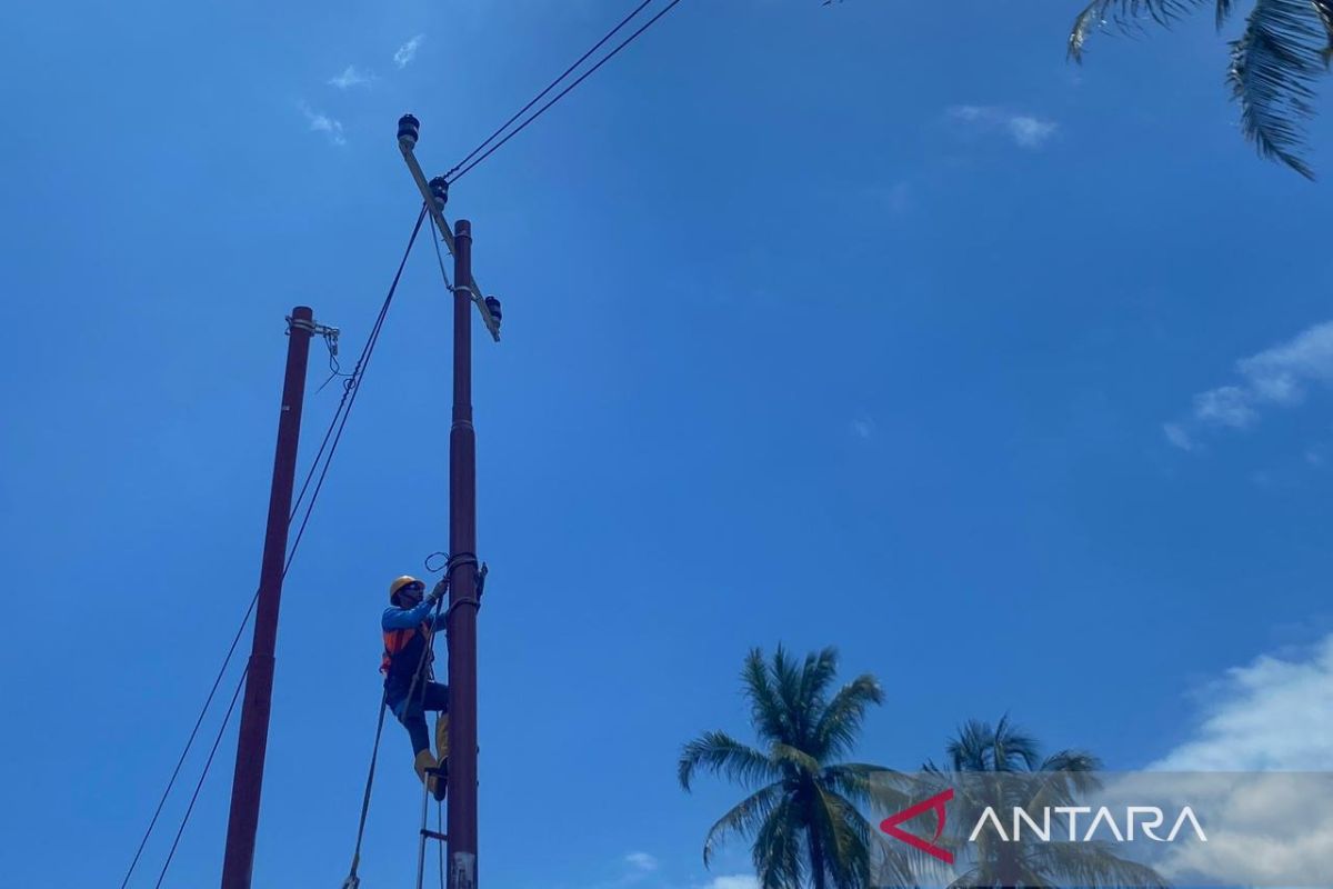 PLN repairs poles and cables following secondary flooding in Tukka