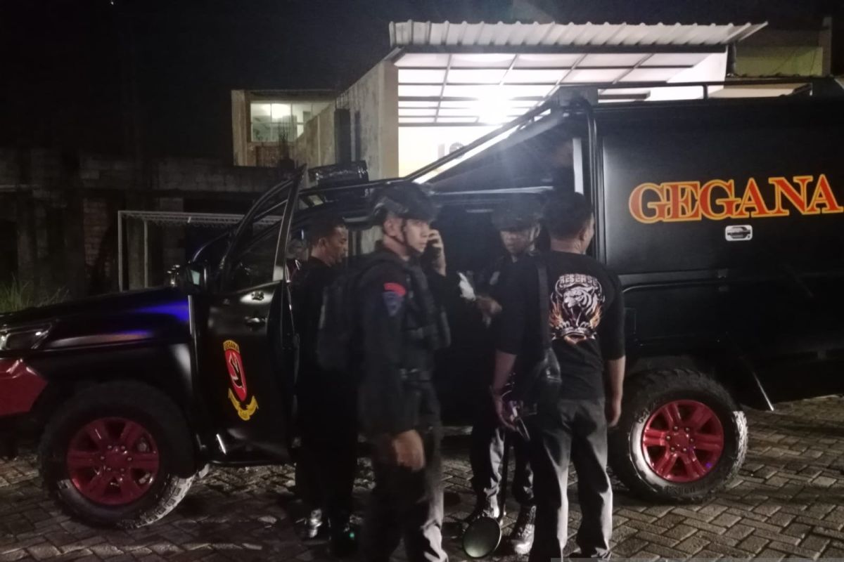 East Java Police Chief Directly Monitors Crime Scene of Mosque Explosion in Jember