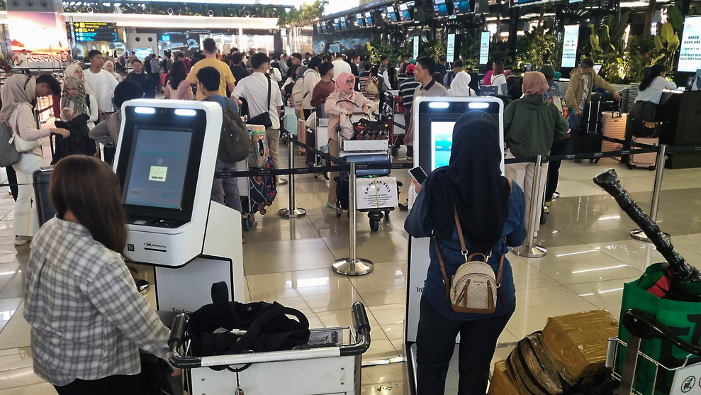 Passengers at I Gusti Ngurah Rai Airport Surge 12.9% on Third Day of Eid Transport Command Post