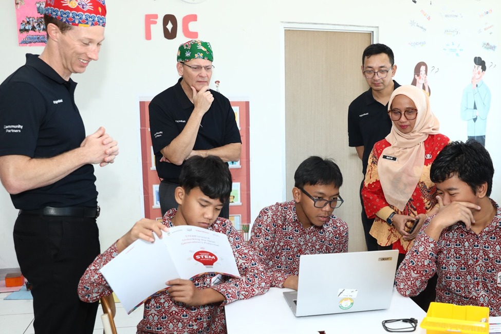 ExxonMobil Indonesia Strengthens STEM Education at 'People's Schools'