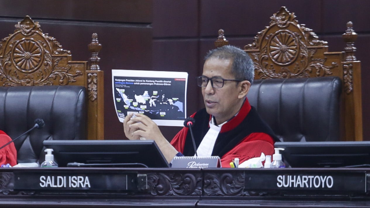 Constitutional Court Orders Amendment of Law on Former Officials' Pensions