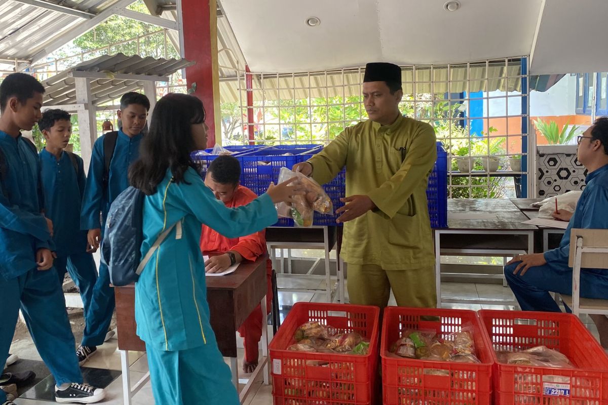Free Nutritious Meals Programme resumes in Batam from 31 March