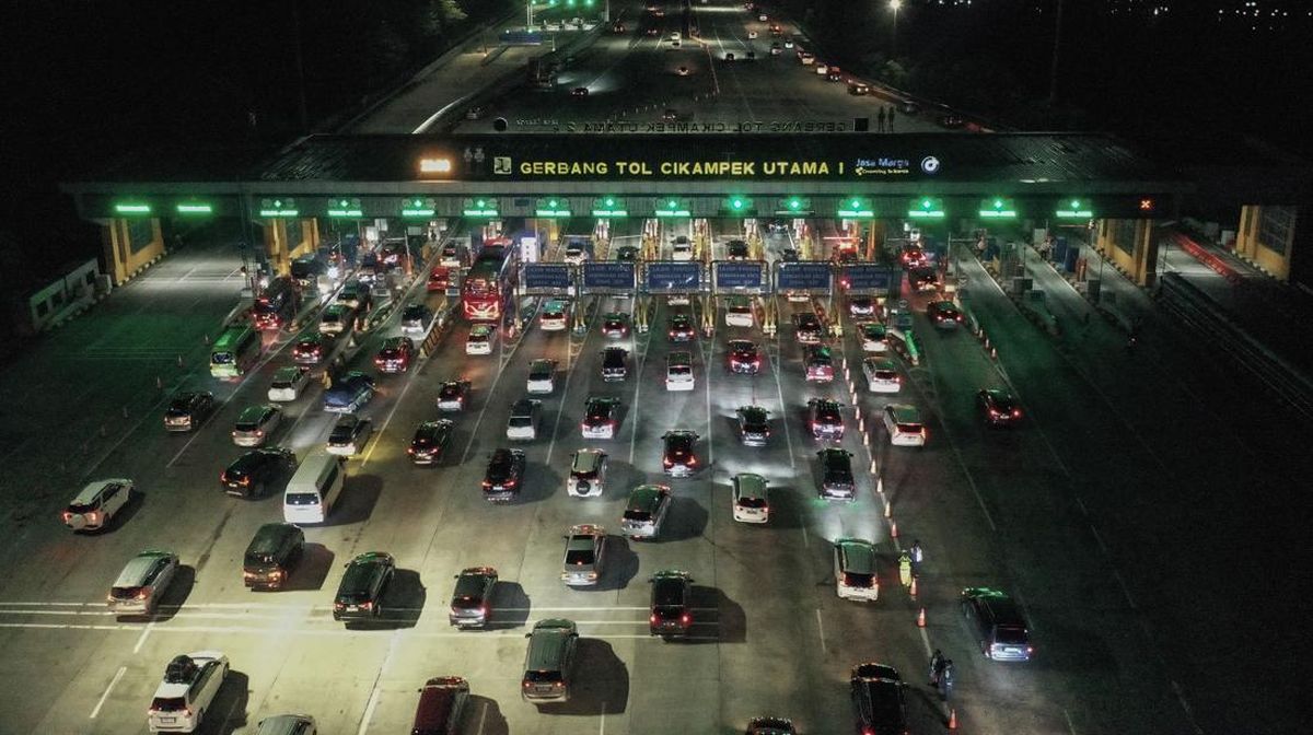 Traffic Police: 72 Per Cent of Travellers Have Yet to Leave Jakarta, Peak Migration Expected Tomorrow