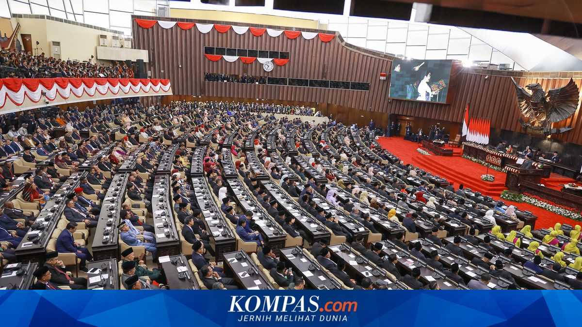 Constitutional Court Deems 1980 Law 12 Irrelevant; Rules on Honourarium Payments for MPR Members