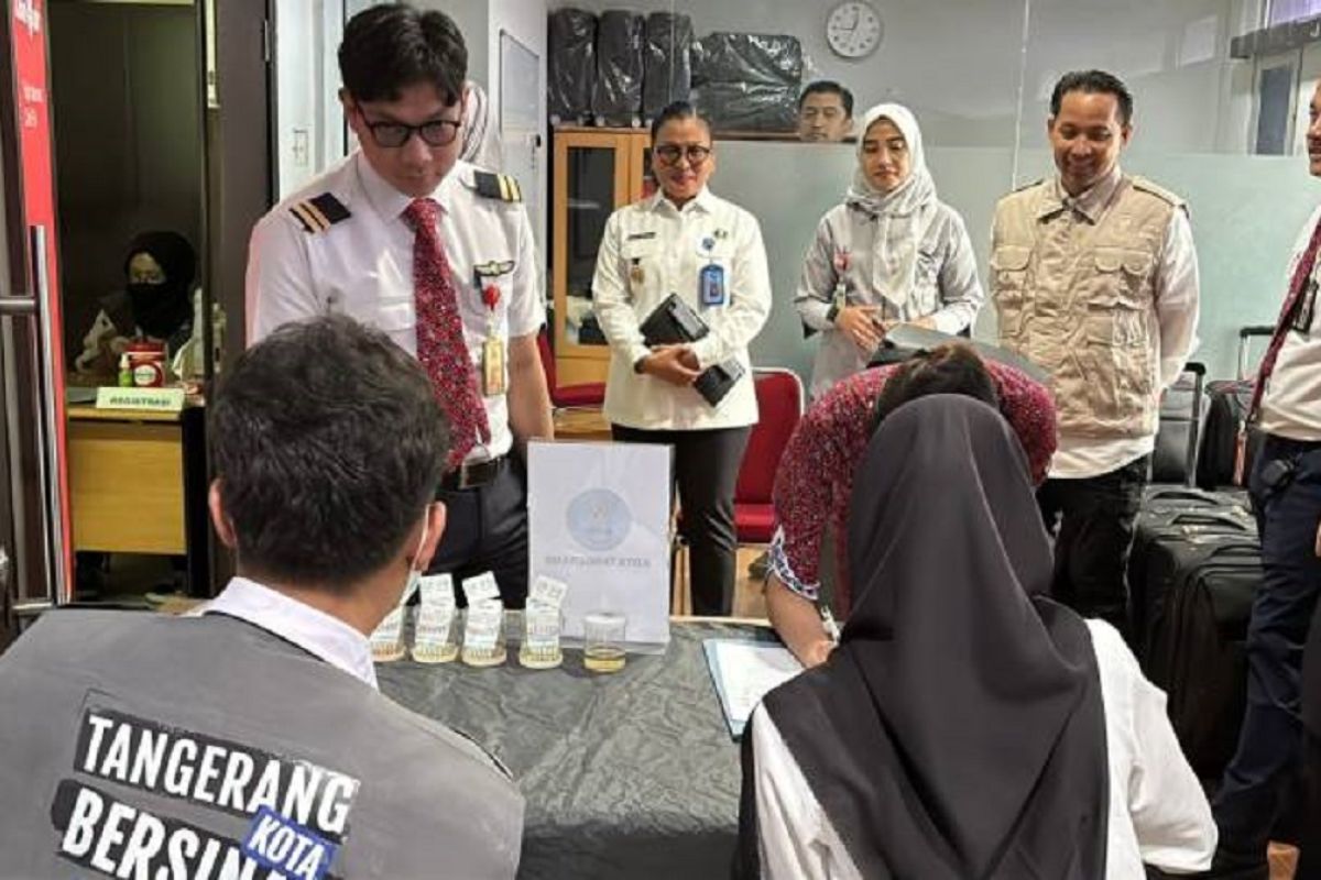 BNN: Flight Cabin Crew Urine Tests Negative for Drug Abuse