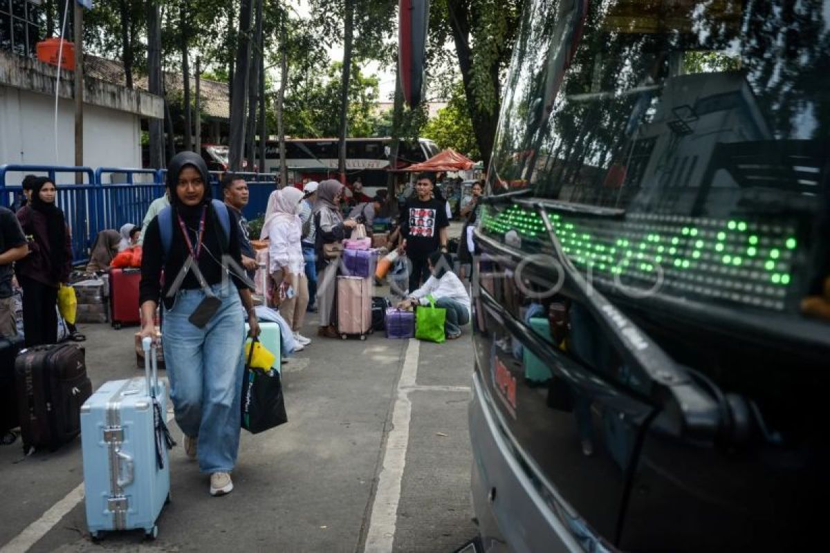 Tangerang Transportation Department ensures all mudik buses undergo ramp checks