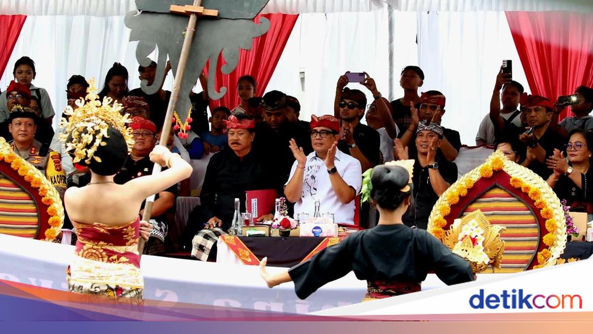 Celebrating the Climax of the Third Singasana Ogoh-Ogoh Festival in Tabanan