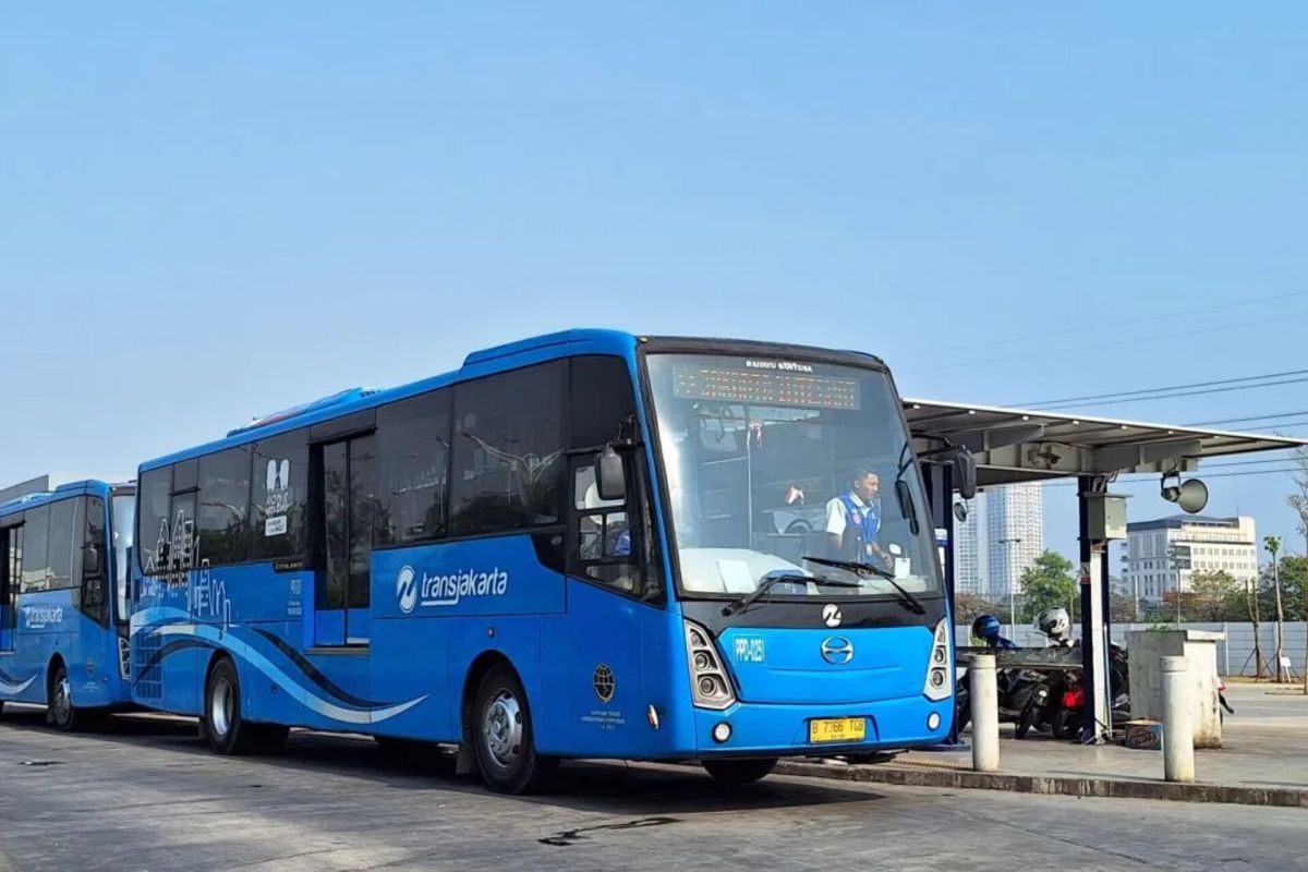 Transjakarta reactivates Route 10C with 24-hour Eid transport service until 29 March