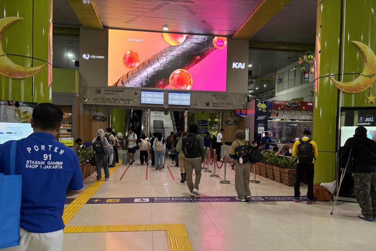 Four Days Before Eid, 17,000 Passengers Depart from Gambir Station
