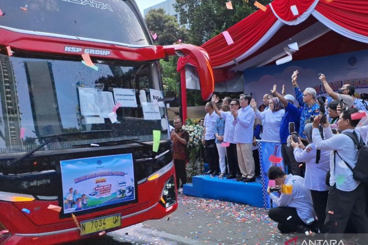 Labour Ministry Dispatches Free Mudik Bus Fleet to Central and East Java