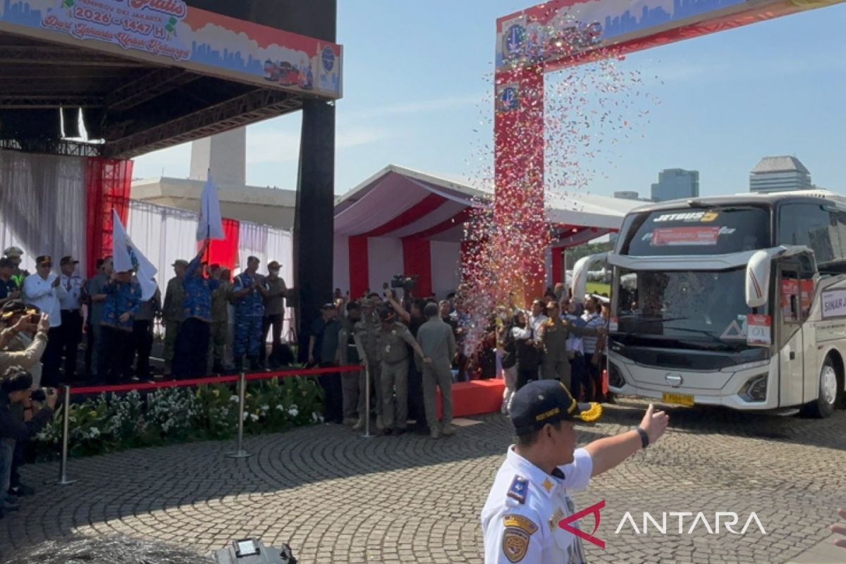 Pram and Rano Send Off 744 Buses for Free Mudik Programme at Monas