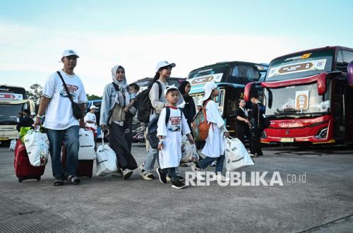 Ministry of Transport Sends Off Free Mudik Participants to Disaster-Affected Regions in Sumatra