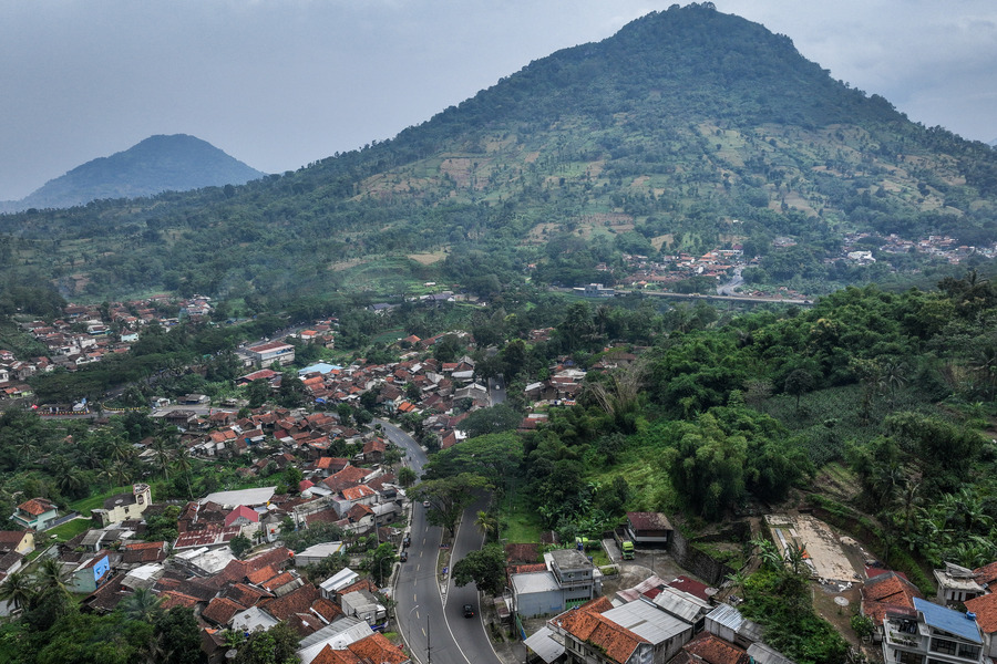 BMKG: Heavy Rain and Intense Heat Continue to Threaten Multiple Regions Over Coming Week