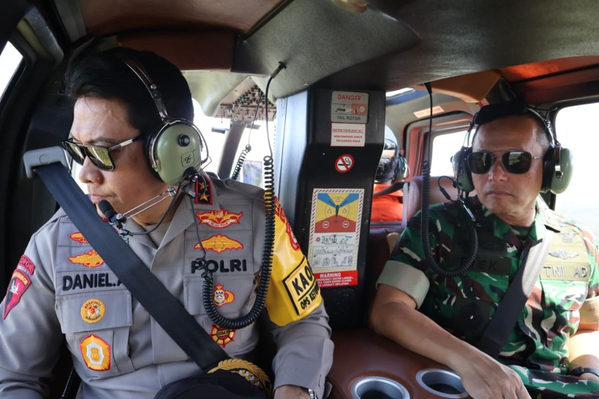 TNI-Polri-Basarnas use helicopter to monitor exodus traffic at Gilimanuk Port