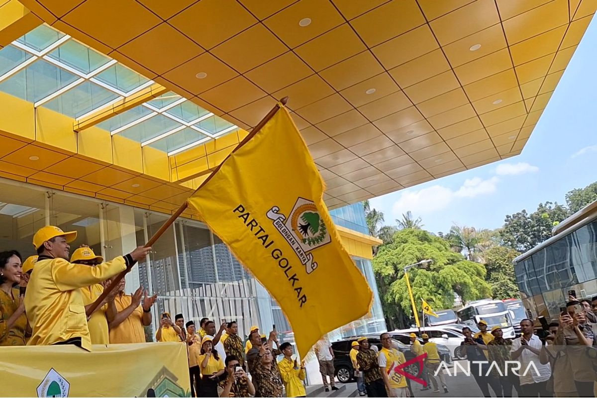 Bahlil Sends Off Golkar's Free Homecoming Convoy