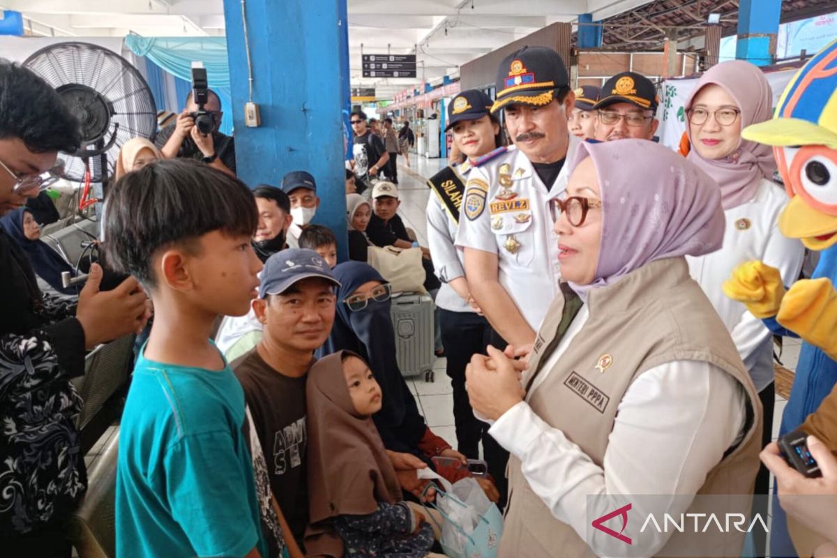 Minister Arifah responds to death of Bandung student in clash between pupils