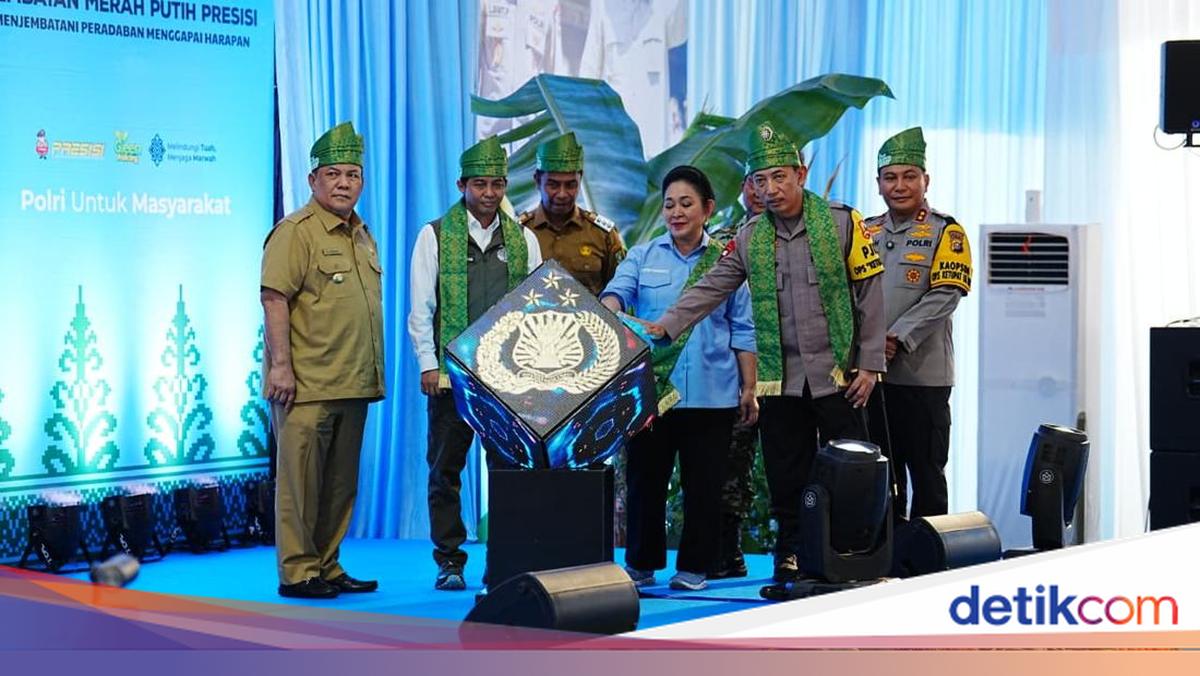 Police Chief and Titiek Soeharto Inaugurate 110 Red-White Precision Bridges in Riau