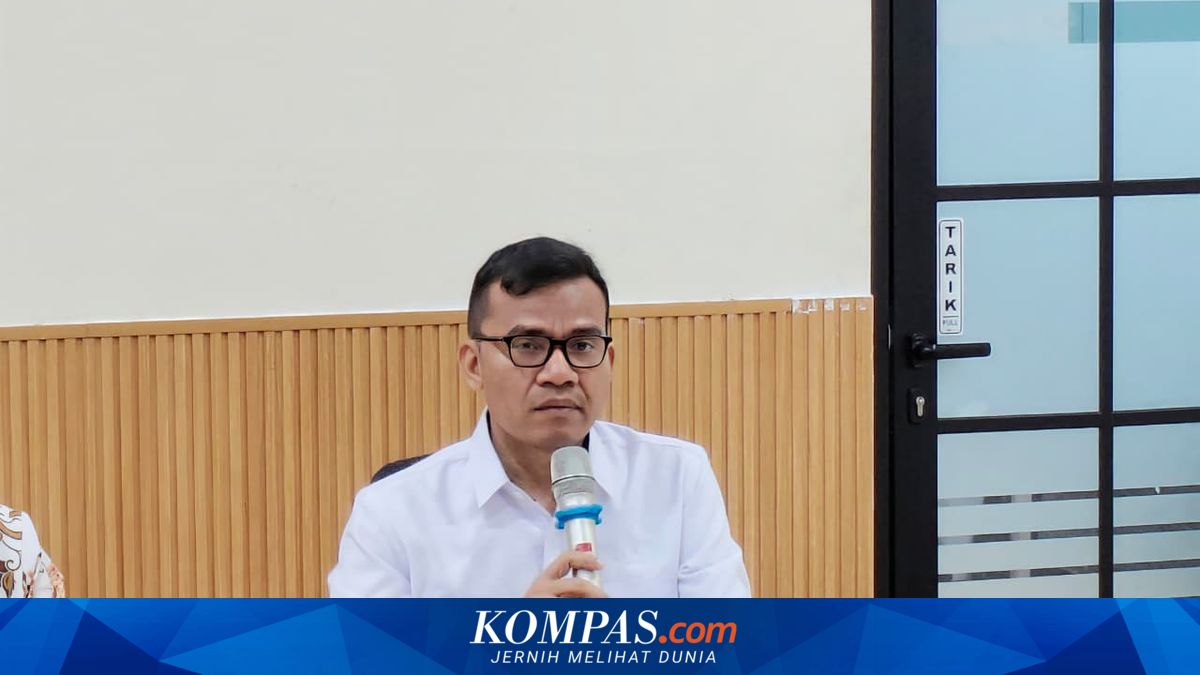 Komnas HAM Issues Human Rights Defender Certificate for Andrie Yunus