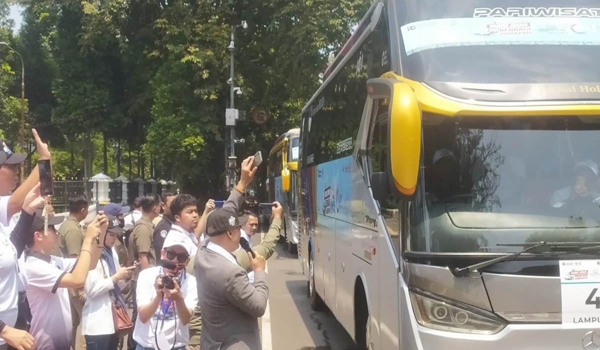 West Java Sends Largest Number of Homebound Travellers as Free Mudik Programme Departs