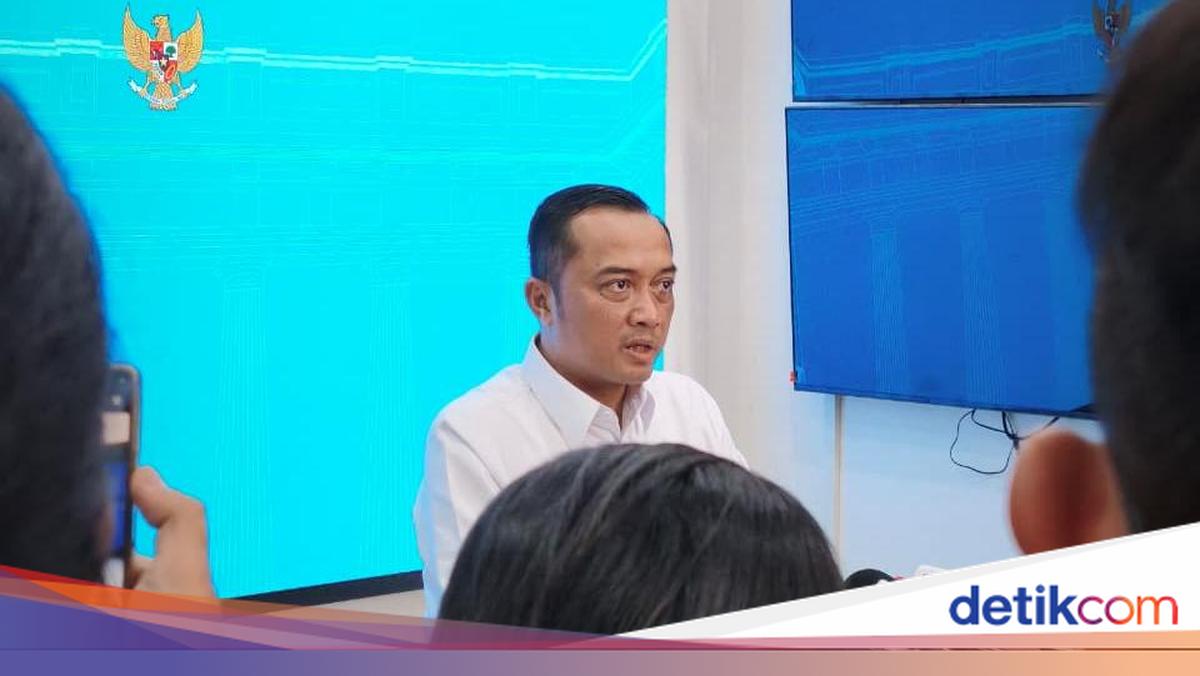 State Secretary Apologises for Long Queues of Migrants at Gilimanuk Port