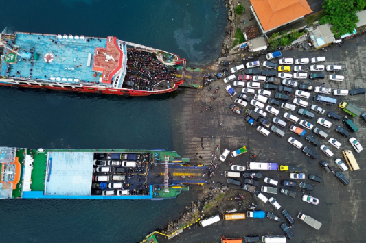 Government Apologises for Vehicle Congestion at Gilimanuk Port