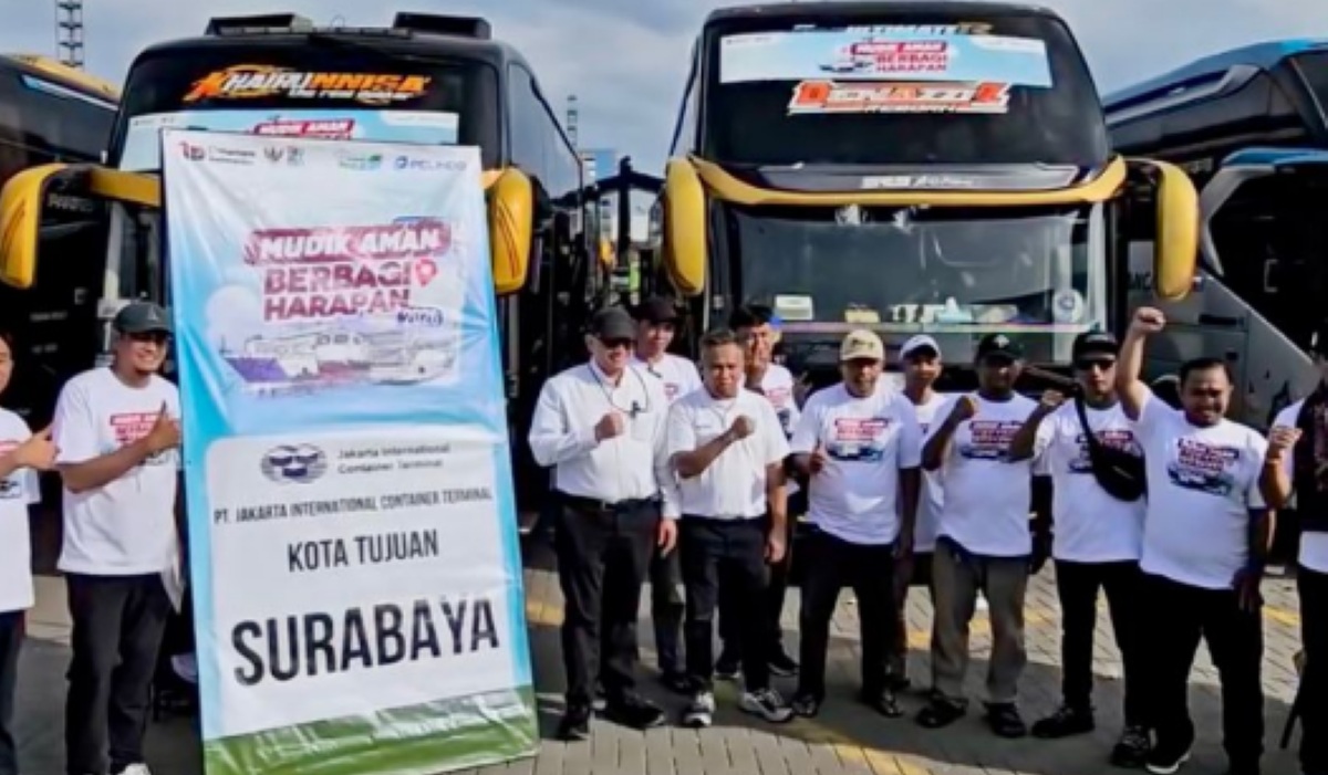Hundreds of Mudik Participants Depart from Tanjung Priok Port