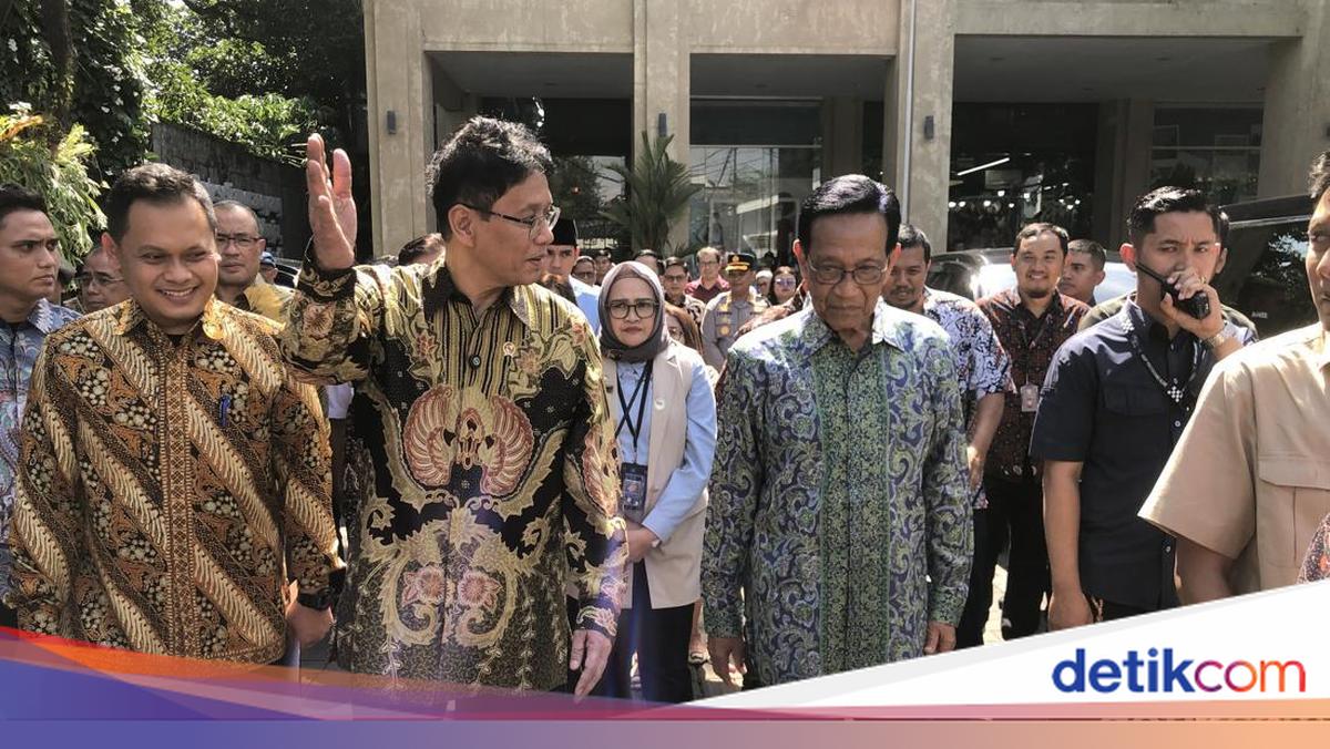 Mothers in Yogyakarta Appeal to Finance Minister to Stop Free Nutritious Meals Programme