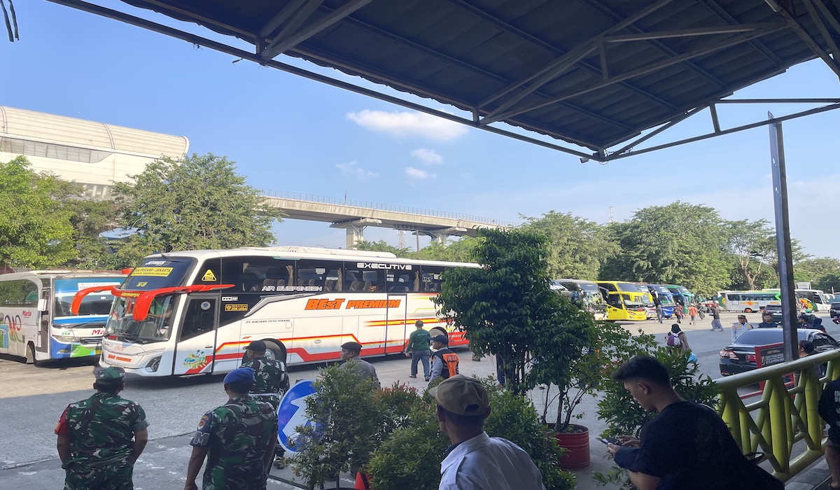 1,784 Travellers Depart on H-3 Eid; Kampung Rambutan Terminal Becomes Increasingly Busy