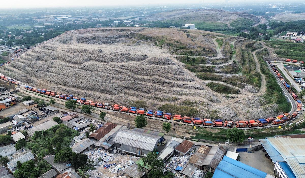 Bantargebang Waste Pile Reaches 80 Million Tons; Environment Minister Urges Immediate Closure