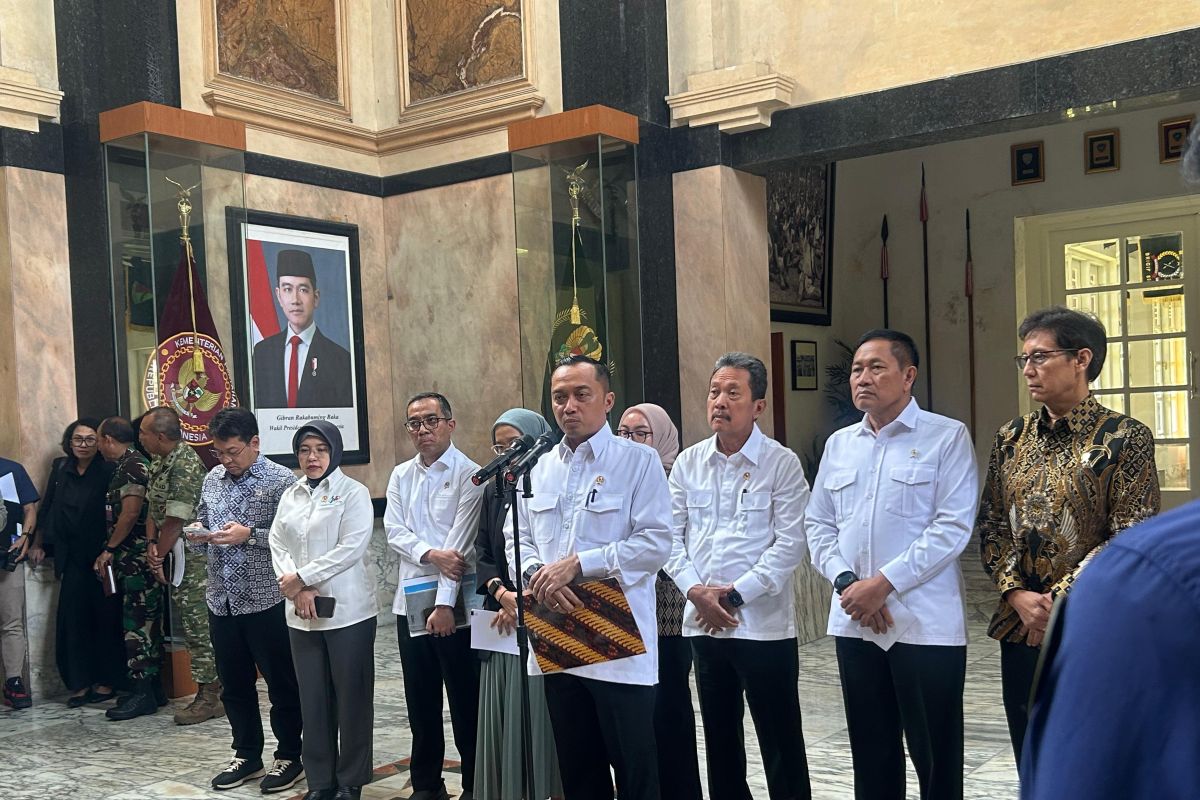 Government suspends international flights amid Iran conflict escalation