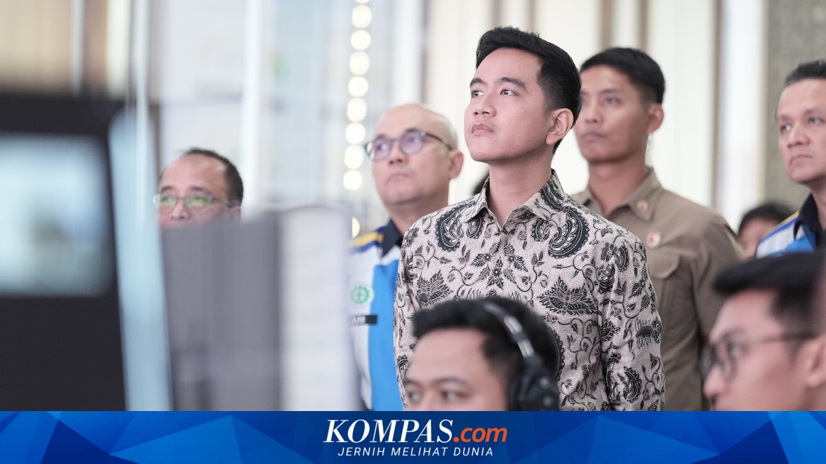 Gibran Inspects Jasa Marga Command Centre to Monitor Readiness for Nyepi and Eid Holiday Travel Rush
